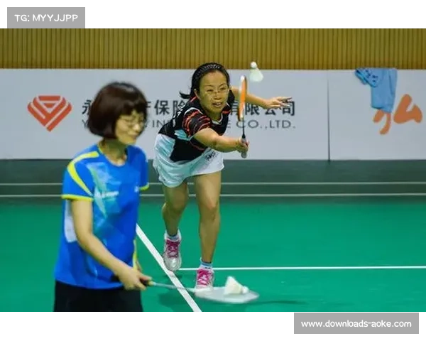 “立风杯”商学院羽毛球联赛激战，女双决胜局19平后惊险取胜